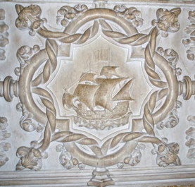 Center view of Vasco da Gama's tomb.